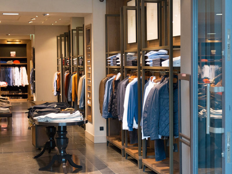 Negozio Busto Arsizio Rinnovo Arredamento Uffici 